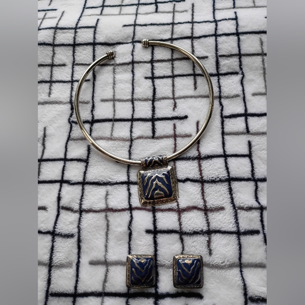 Premier Designs Zebra Choker Necklace and Earring Set with Navy Enamel Accents